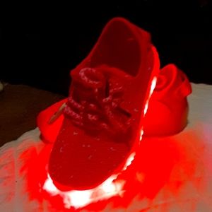 Toddler girls size 6, Ledwalks  sneakers hot pink